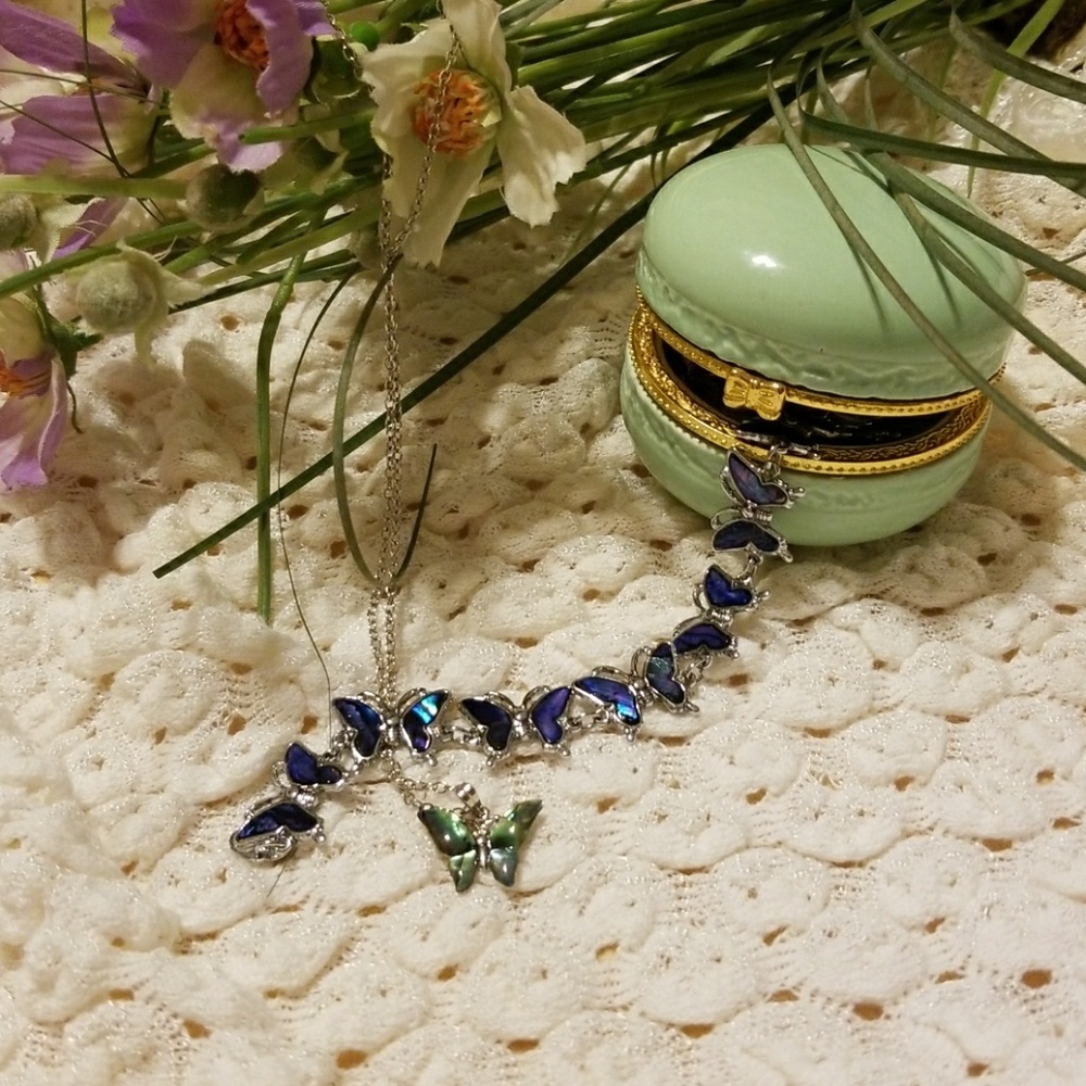 🔴FINAL🔴Butterfly necklace and bracelet